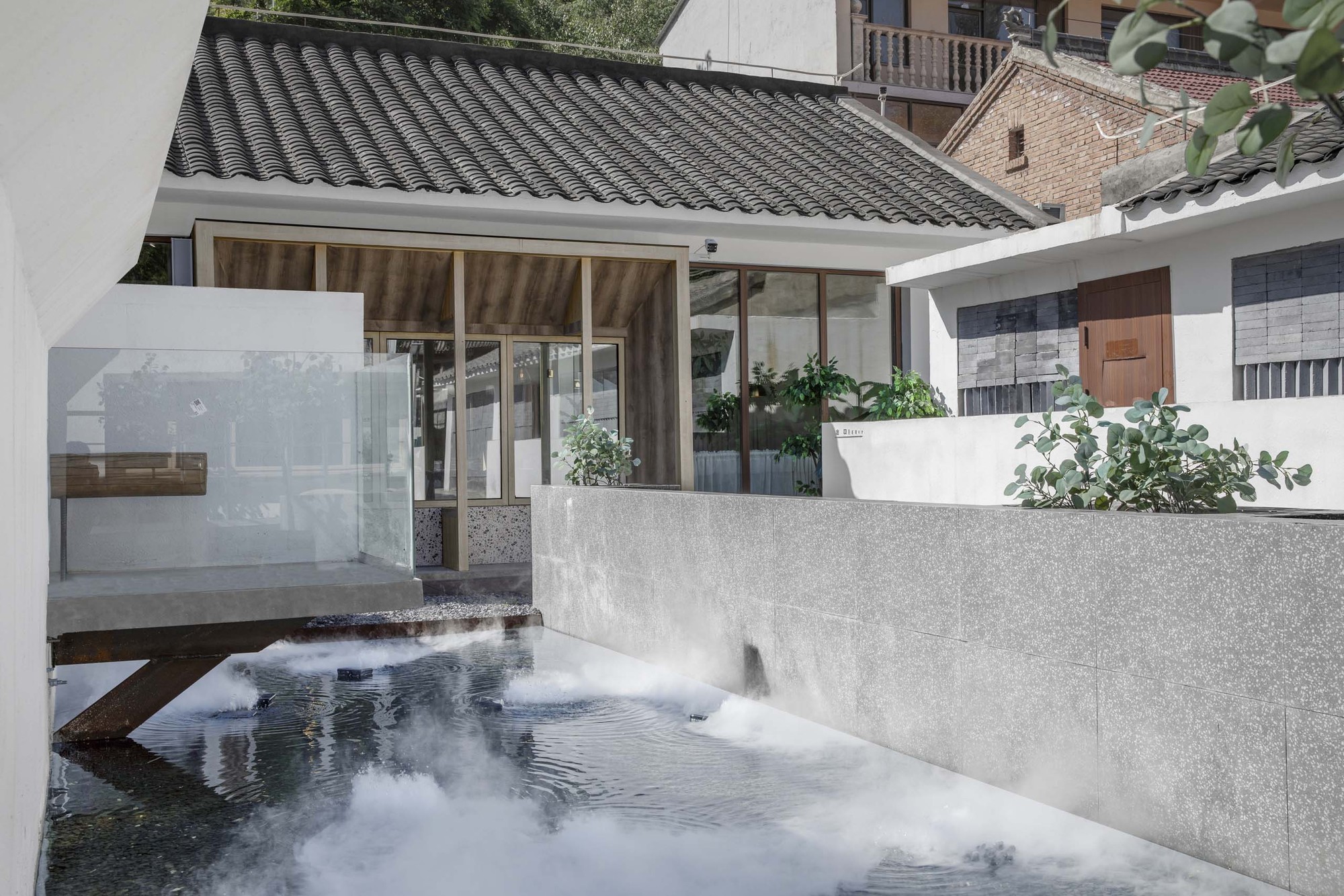 Gallery of Village Courtyard Restaurant / AML Design studio - 13