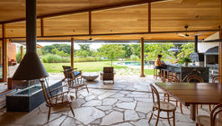 Montemor House / Brasil Arquitetura