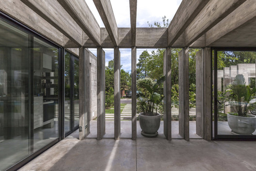 10 casas con pérgolas de hormigón en Argentina 10 casas con pérgolas de hormigón en Argentina - Imagen 9 de 11