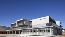 日立市立日高小学 / 三上建筑事务所