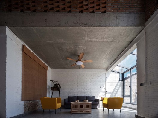 Red Brick Dwellings in Ezi Village / XAUAT - Interior Photography, Living Room