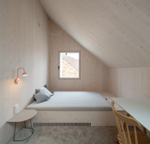 Casa Kozina / Atelier 111 Architekti - Fotografía interior, Dormitorio, Camas, Ventanas