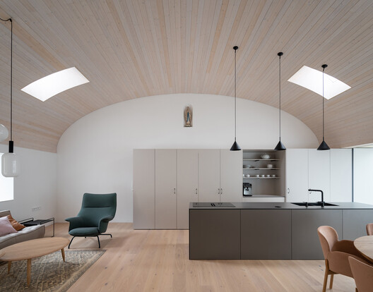 Casa Kozina / Atelier 111 Architekti - Fotografía interior, Cocina, Sillas, Encimera