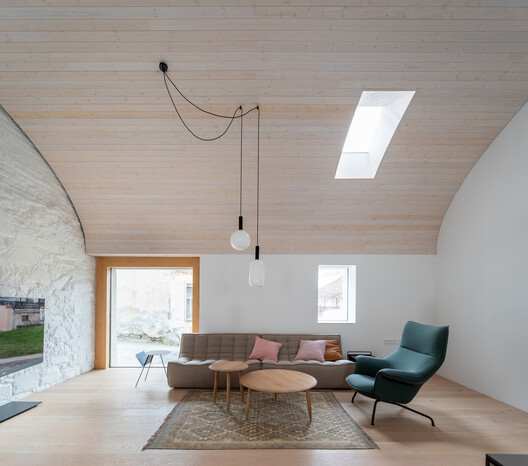 Casa Kozina / Atelier 111 Architekti - Fotografía interior, Sala de estar, Mesas, Ventanas, Sillas