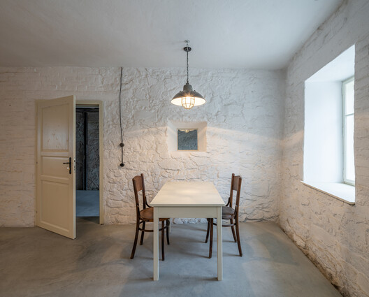 Casa Kozina / Atelier 111 Architekti - Fotografía interior, Mesas, Ventanas, Sillas