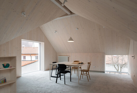 Casa Kozina / Atelier 111 Architekti - Fotografía interior, Comedor, Mesas, Sillas, Ventanas