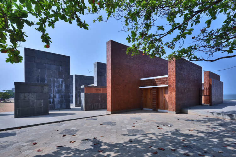 Freedom Square / Deearth Architects - Exterior Photography, Brick, Facade