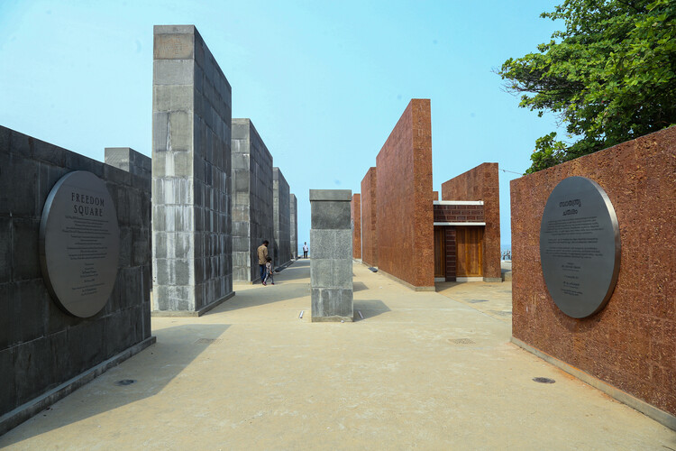 Freedom Square / Deearth Architects - Exterior Photography, Facade