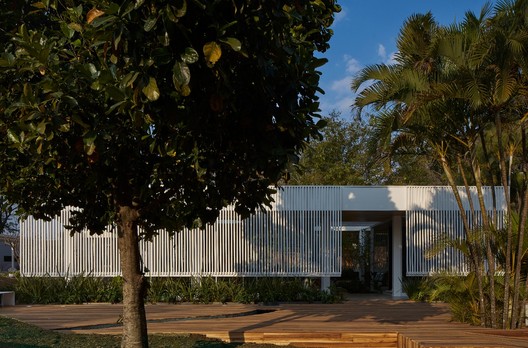 Serra House / Piacesi Arquitetos Associados - Exterior Photography, Facade