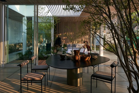Serra House / Piacesi Arquitetos Associados - Exterior Photography, Chair