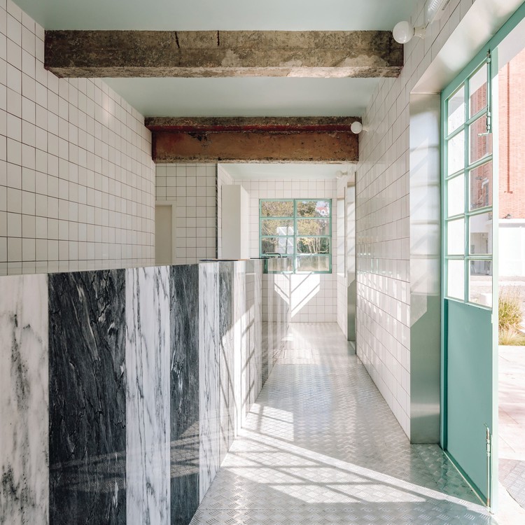 询问处和售票厅 / fala  - 更多图片