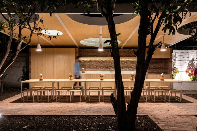 Breakroom in the orchard / URLO Studio + Juan Ruiz + Amelia Tapia - Interior Photography
