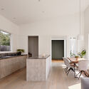 Residencia Little Maggie / ROAM Architects - Fotografía interior, Casas, Cocina, Sillas