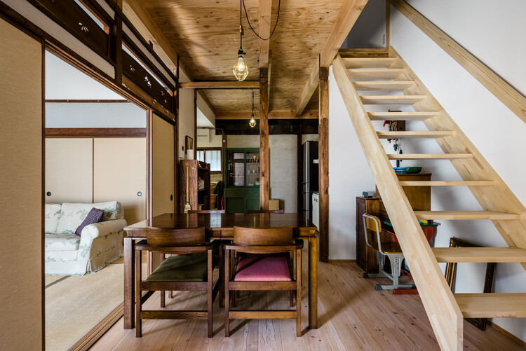 A-House / Coil Kazuteru Matumura Architects - Interior Photography, Table, Beam, Chair