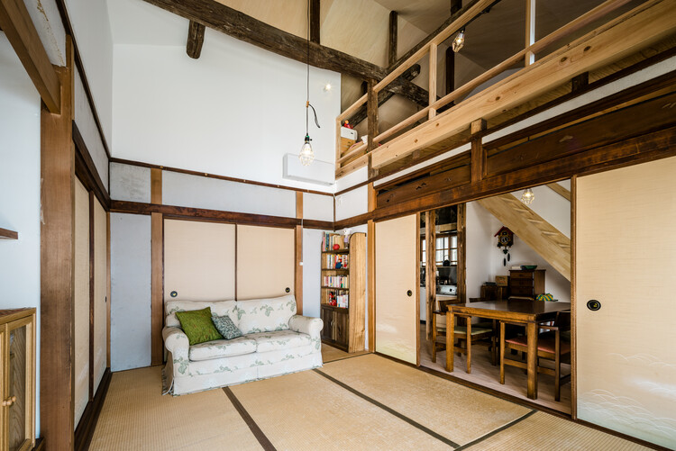 A-House / Coil Kazuteru Matumura Architects - Interior Photography, Bedroom, Windows, Beam, Bed