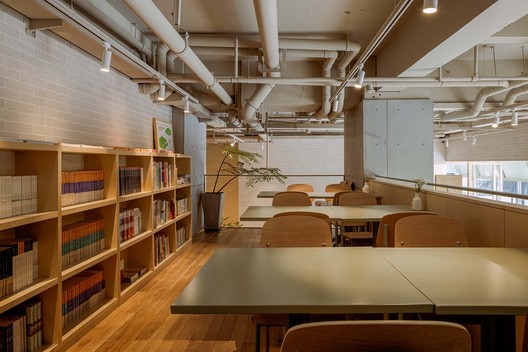 观点茶室 / 三厘社 观点茶室 / 三厘社 - 室内图, 隔断, 椅子