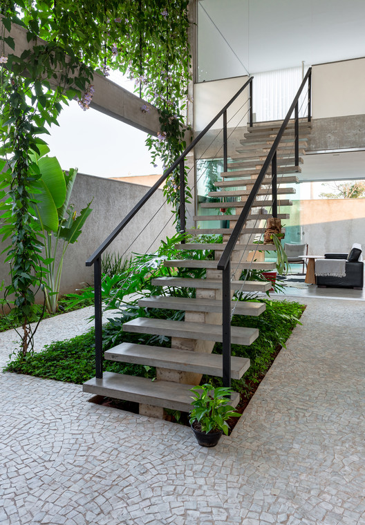 House | 002  / Rafael Pinoti Arquitetura - Exterior Photography, Stairs