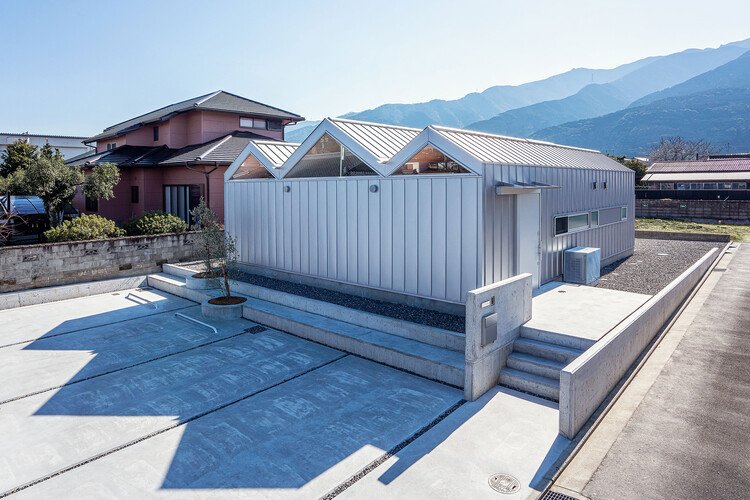 House of Six Lightened Ceilings / Yusuke Ando Architects - Exterior Photography, Windows, Facade