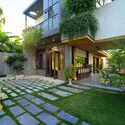 24 - Hoa 'House / IZ Architects: C&ocirc;ng tr&igrave;nh thiết kế kh&ocirc;ng gian mở kết nối trực tiếp với b&ecirc;n ngo&agrave;i.