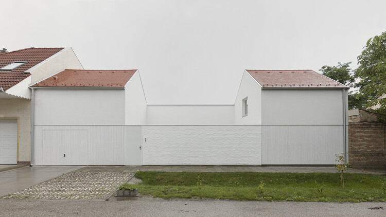 White Arrow House / Théque Atelier - Exterior Photography, Houses, Facade