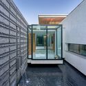 a7 03855 2 - Porch House: Căn biệt thự hiện đại thiết kế sang trọng đẳng cấp
