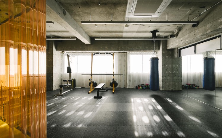 CELL Gym / ARII IRIE ARCHITECTS - Interior Photography, Bench, Chair