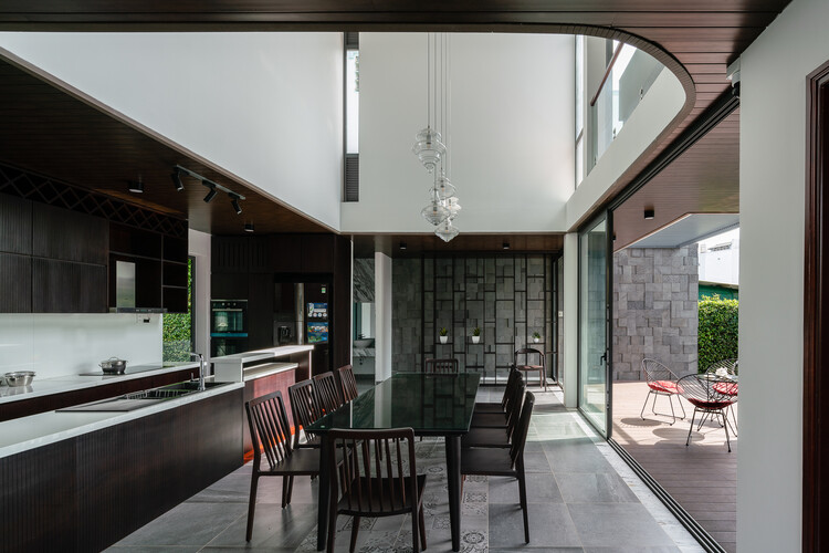 H House / G+ Architects - Interior Photography, Sofa, Countertop, Chair, Table, Beam