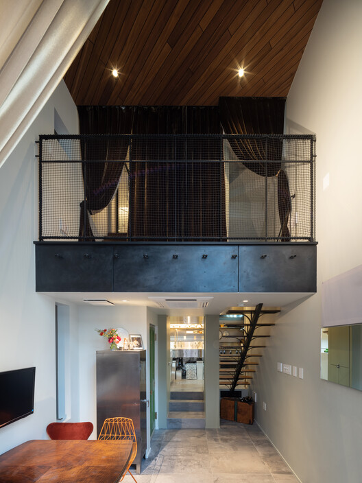 6 tsubo-house / Arte-1 Architects - Interior Photography, Table, Windows, Chair, Beam, Handrail