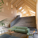 Centro Comunitário de Großweikersdorf / smartvoll - Fotografia de Interiores, Centro Comunitário, Viga, Mesa