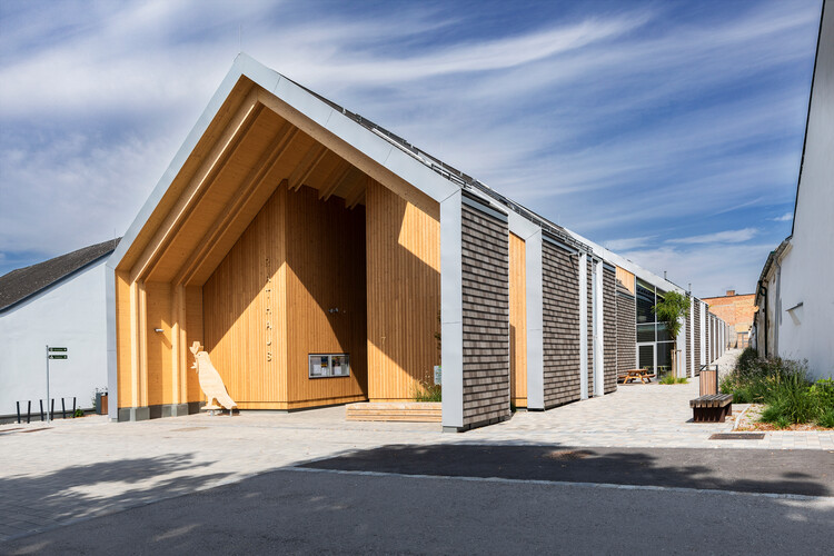 Centro Comunitário de Großweikersdorf / smartvoll - Fotografia de Exterior, Fachada