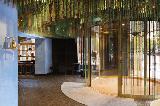 Beyond Plain White: Possibilities of Sculptural Suspended Ceilings - Image 5 of 12