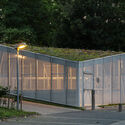 Pavilhão para Estacionamento de Bicicletas / WAW architects - Fotografia de Exterior, Pavilhão , Cerca
