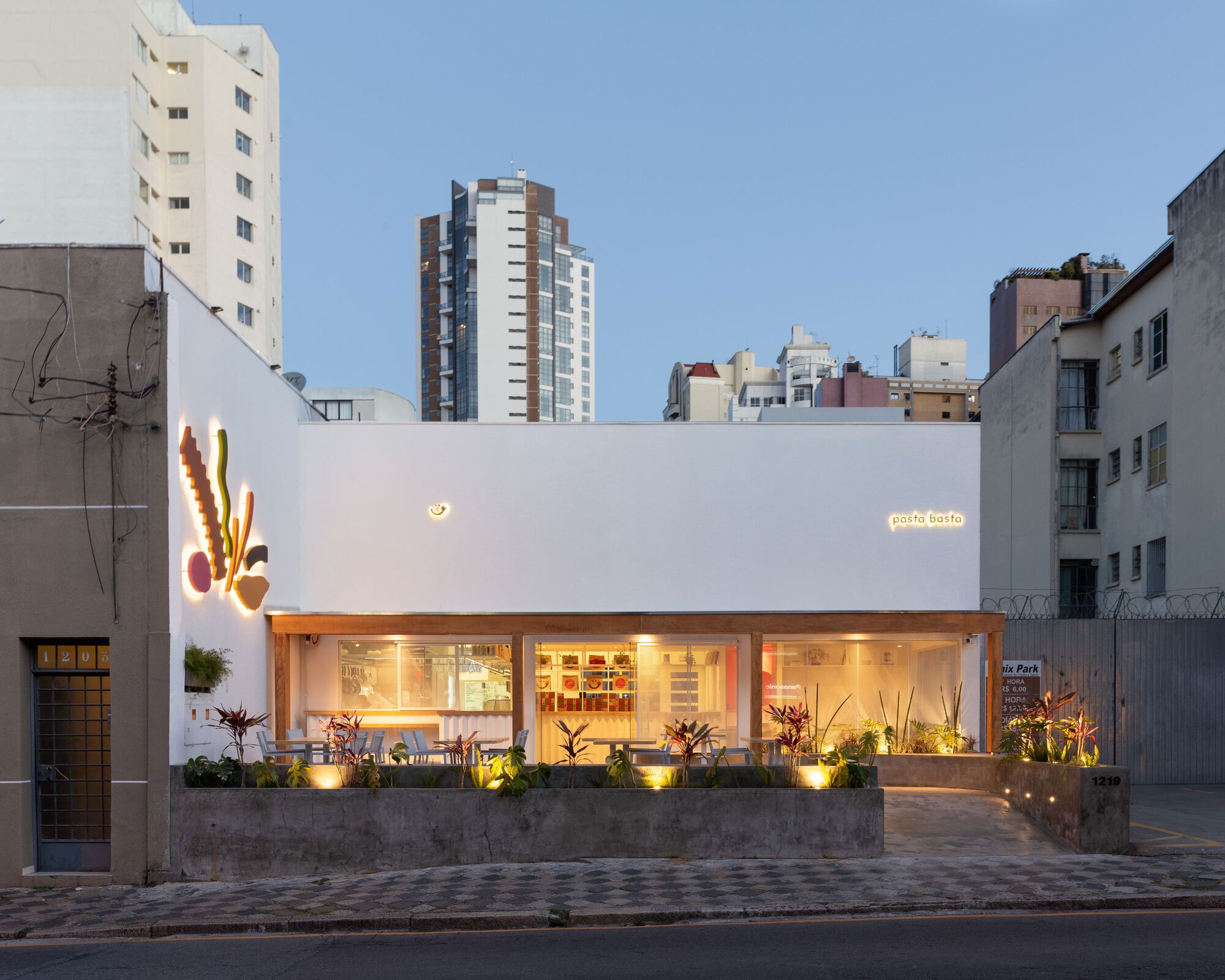 Galería de Restaurante Pasta Basta / Kenji Okabaiasse + Takah