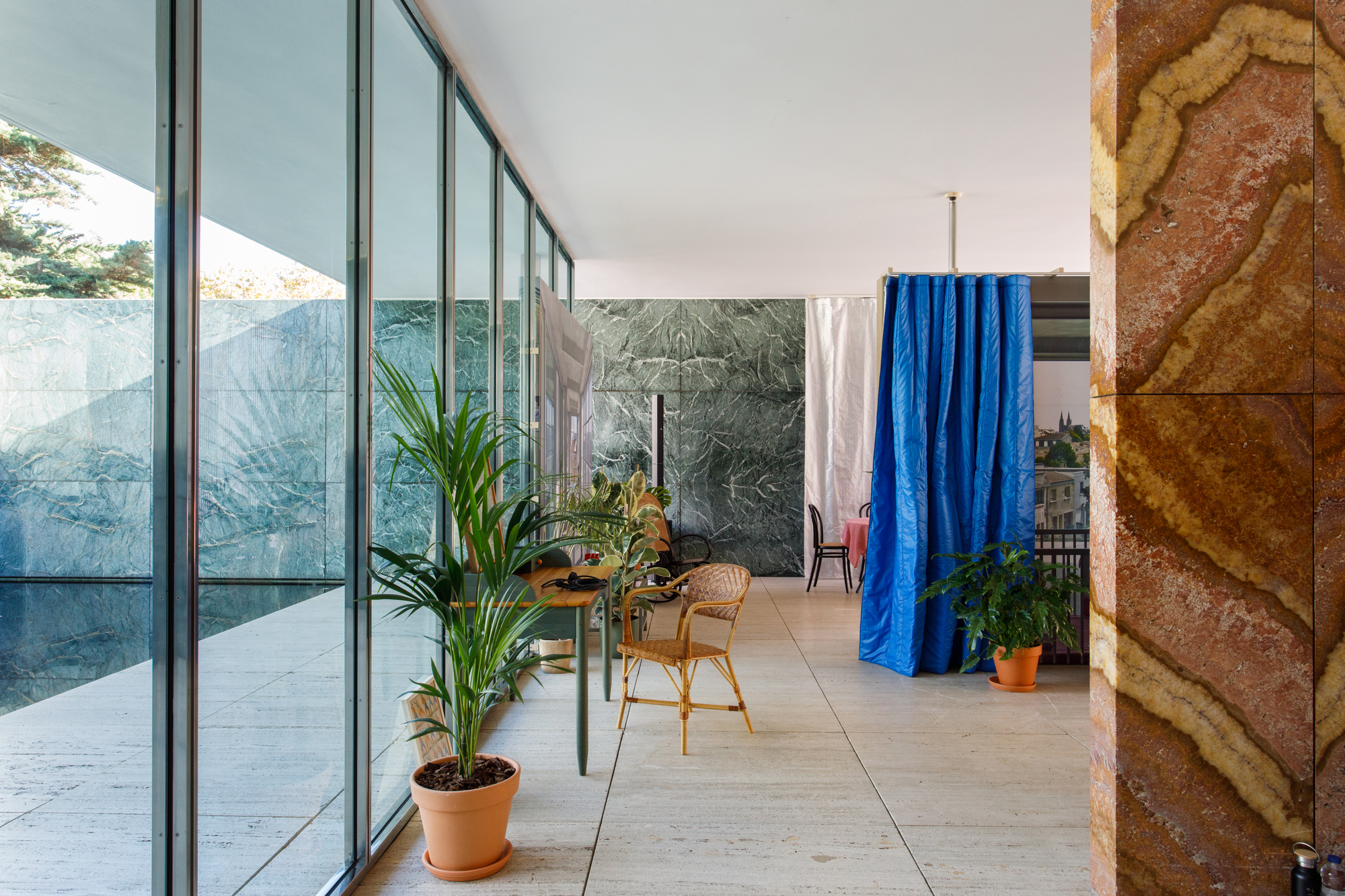 Intervention at the Mies van der Rohe Pavilion Reflects on the