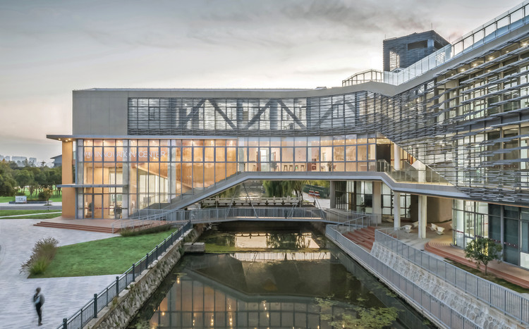  桥上教学楼，盐城外国语学校创新中心 / 普泛建筑 - 建筑图