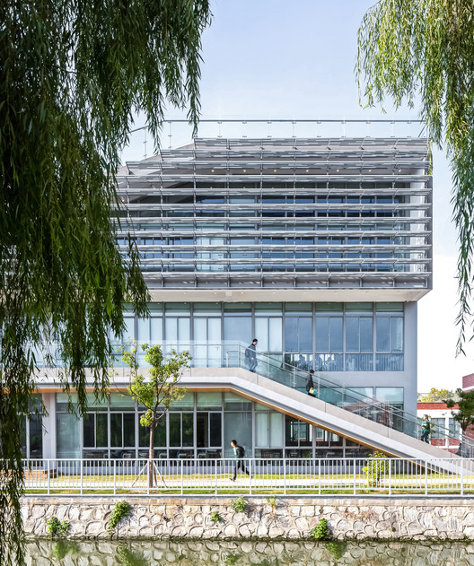  桥上教学楼，盐城外国语学校创新中心 / 普泛建筑 - 建筑图, 表皮