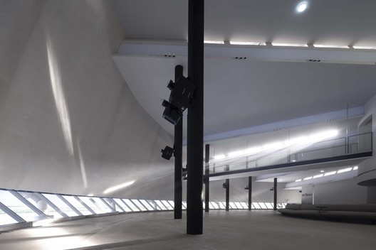 济宁运河文化艺术中心 / 筑境设计 - 室内图, 玻璃