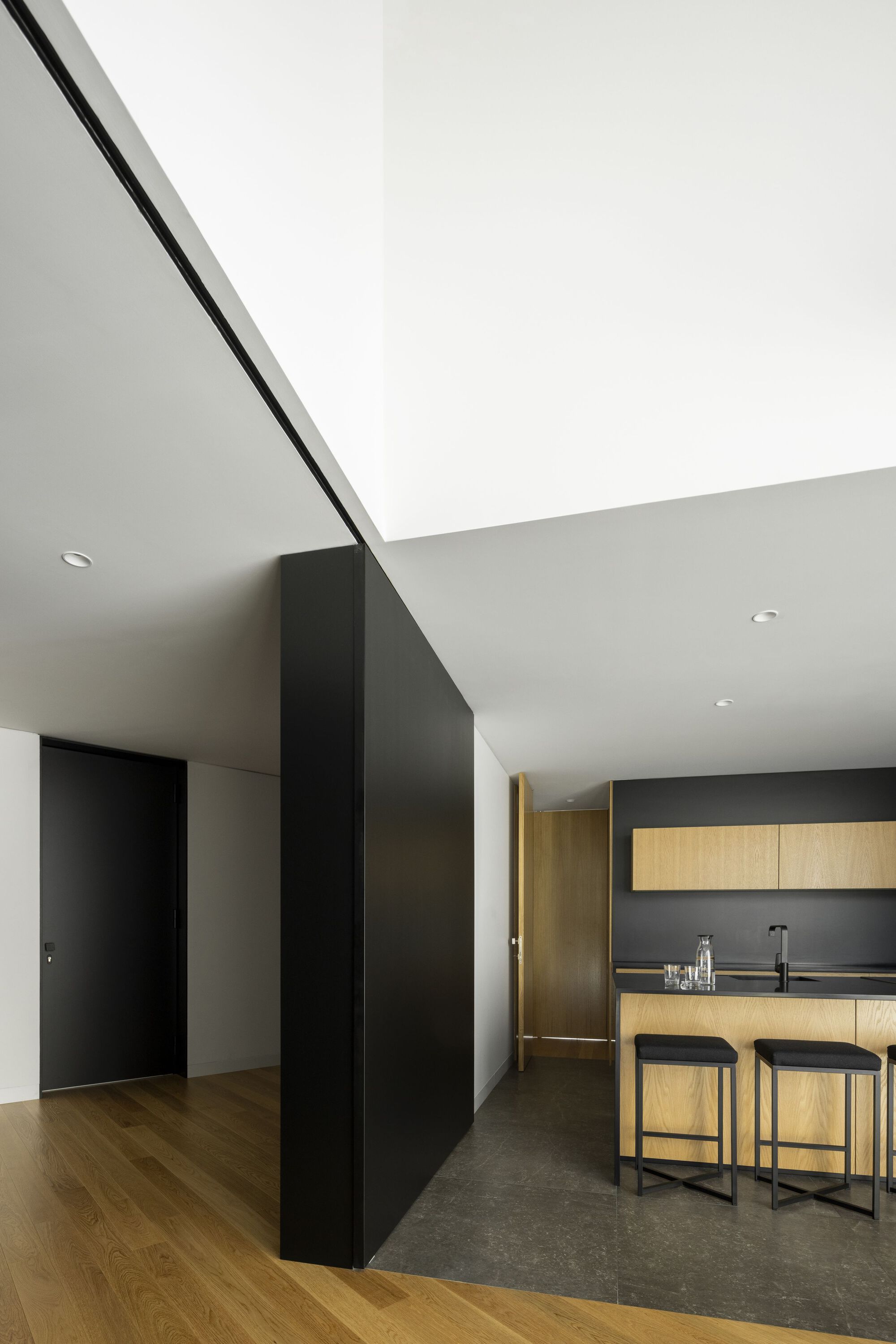 Gallery of Tilt House / MUTANT Architecture & Design 4