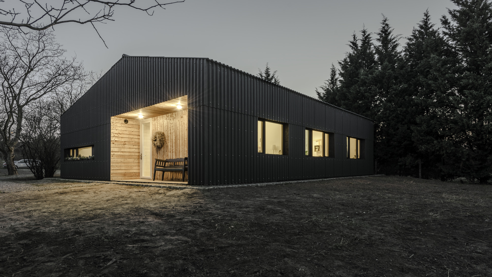 Gallery of House in a Walnut Grove / Konkret studio 7