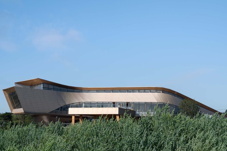 Centro de Entretenimento Yibin White Magnolia / Challenge Design - Fotografia de Exterior