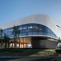 Centro de Entretenimento Yibin White Magnolia / Challenge Design - Fotografia de Exterior, Galeria, Fachada