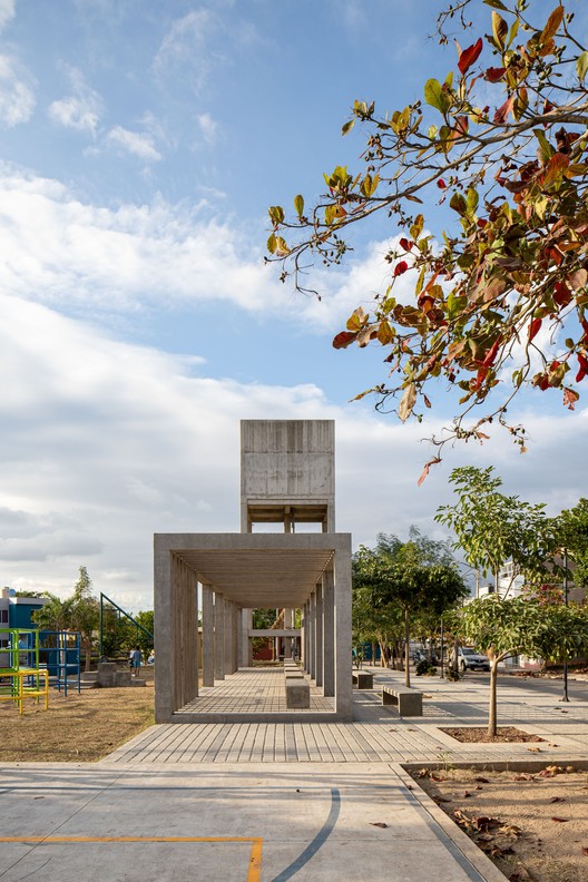 Parque público Acaponeta / CCA | Bernardo Quinzaños - Fotografía exterior, Fachada