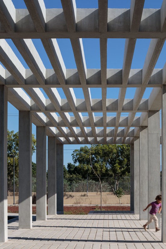 Parque público Acaponeta / CCA | Bernardo Quinzaños - Fotografía exterior, Fijación Vigas