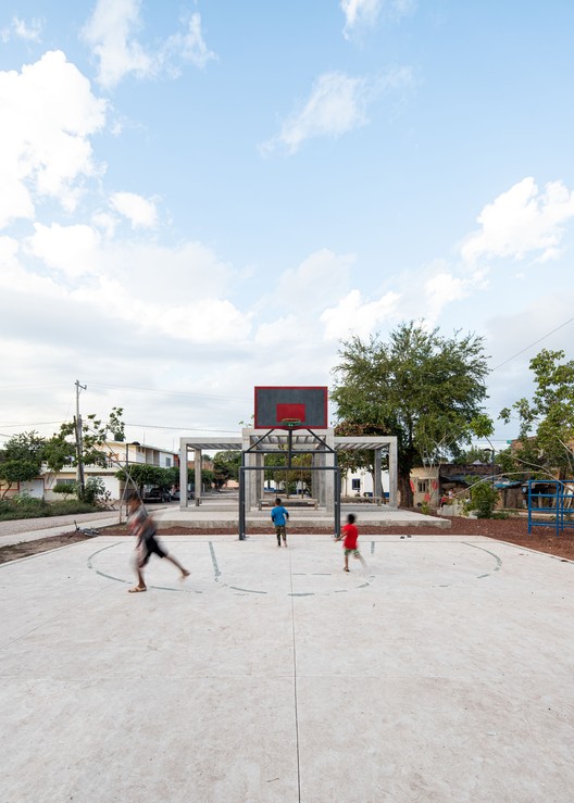Parque público Acaponeta / CCA | Bernardo Quinzaños - Fotografía exterior