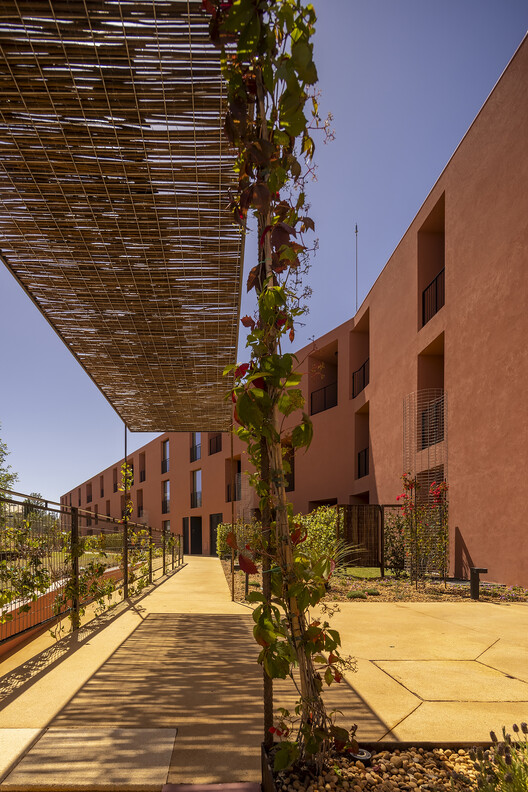 Edificio One Vilamoura / Saraiva + Associados - Fotografía exterior, Ladrillo