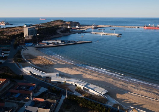 Seaside Zigzag Building / TAO - Trace Architecture Office - Exterior Photography