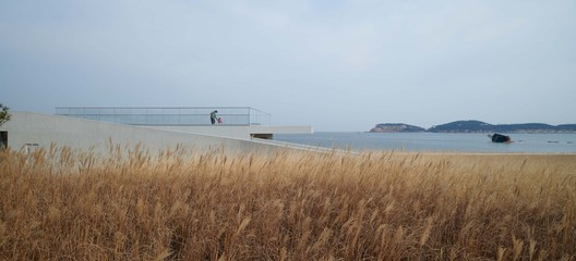 Seaside Zigzag Building / TAO - Trace Architecture Office - Exterior Photography