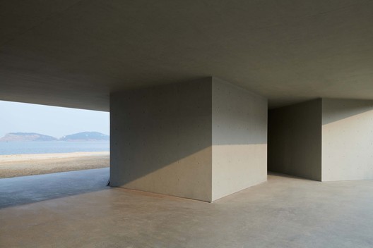 Seaside Zigzag Building / TAO - Trace Architecture Office - Interior Photography