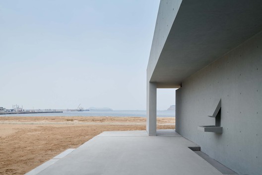 Seaside Zigzag Building / TAO - Trace Architecture Office - Exterior Photography