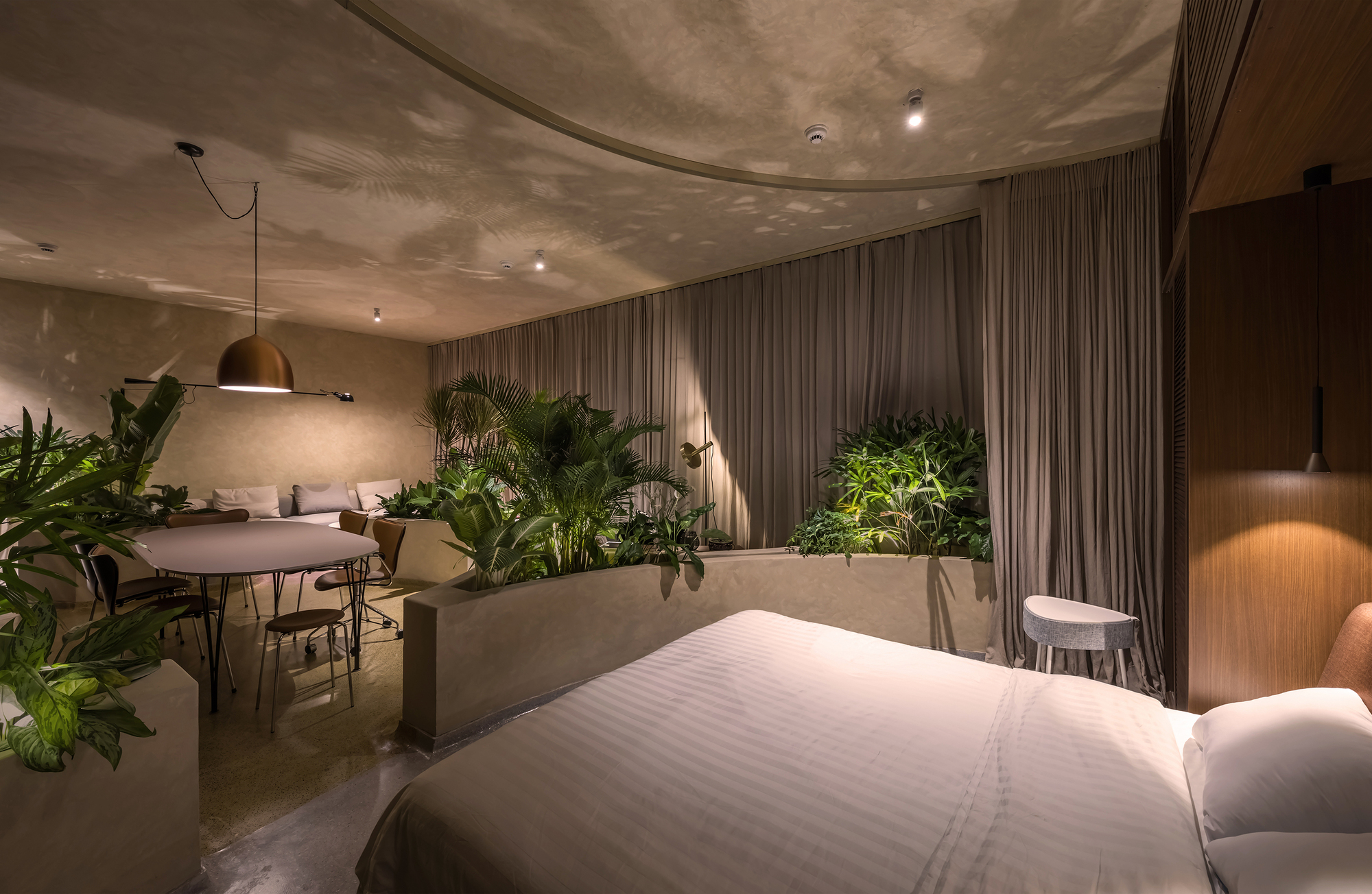 Gallery of A Suite in Thao Dien / studio anettai - 11